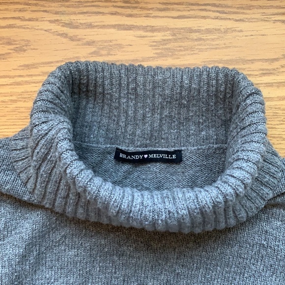 Brandy Melville Sweater - Picture 2 of 2